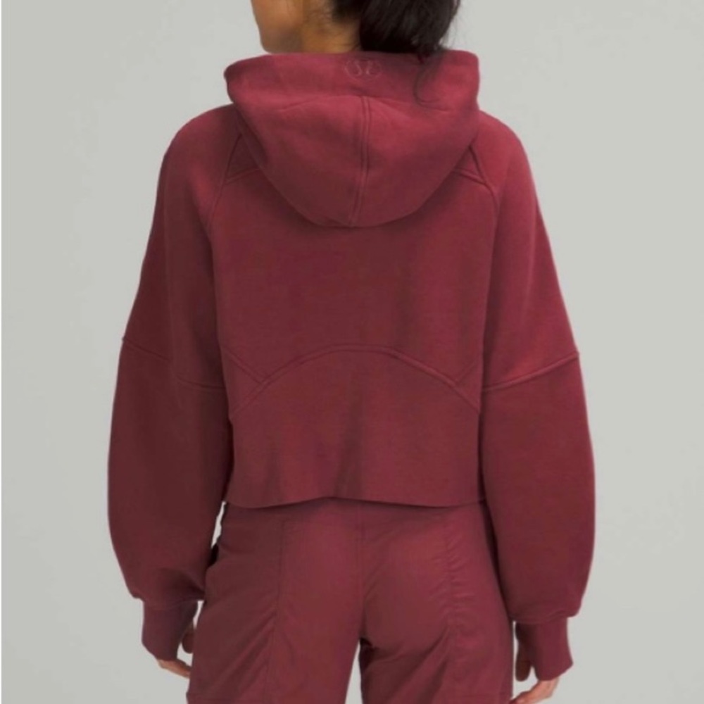 Lululemon Scuba Half Zip Size L/XL in shade Mulled Wine